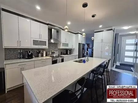 MODERN, STYLISH HOME-FENCED YARD-BRIGHT LIVING ROOM-FIREPLACE-DOUBLE CAR GARAGE | 9808 159 Street Northwest, Edmonton