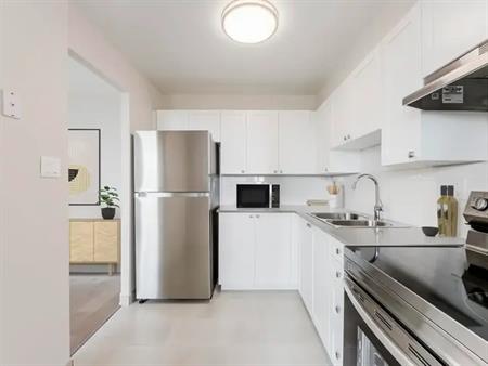 West Park I Apartments | 670 Sir John A. Macdonald Blvd, Kingston