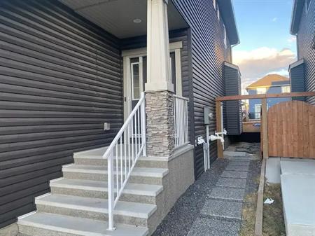 1 Room for Rent – Great Location! | 35 Evansglen Circle Northwest, Calgary