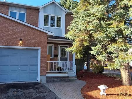 32 Helmsdale Drive - 1 | 32 Helmsdale Drive -, Ottawa