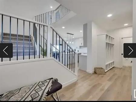 Beautiful 3-bedroom + bonus room house in Ridgecrest at Glenridding Ravine | Edmonton