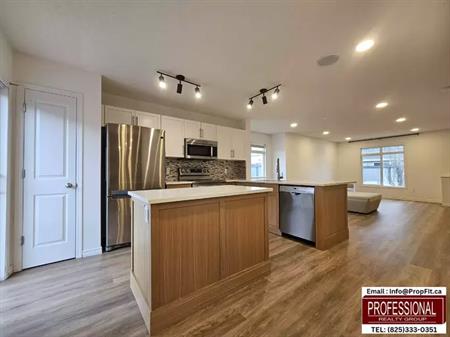 Stunning 3-Bed End-Unit Townhouse in Prime SW Edmonton – Modern, Bright & Ready for You! | 1804 70 Street Southwest, Edmonton
