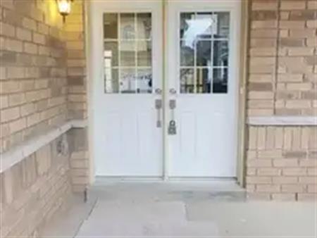10 NORTHERN BREEZE CRESCENT | 10 NORTHERN BREEZE CRESCENT, Whitby