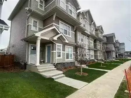 UPPER UNIT - 3 BED/2.5 BATH TOWNHOUSE | 3407 119A Street Southwest, Edmonton