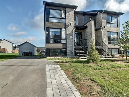 3 Chambres / 3 Beds - Townhouse, Plateau