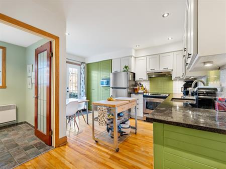 Villeray, 6 1/2 Sur 2 étages, Cour