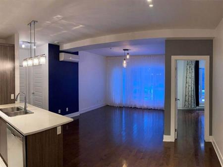 Condo 4 ½ Terrasse privée, Semi-Meublé, Locker 1er juillet 2025 À louer