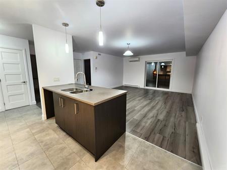 **3 ½ **Appartement Boul.Bastien