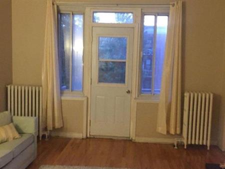 3 CH - 1 SDB - Montréal - $2,250 /mo