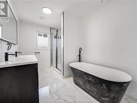 3130 CLEMENCEAU BOULEVARD | 3130 CLEMENCEAU BOULEVARD, Windsor
