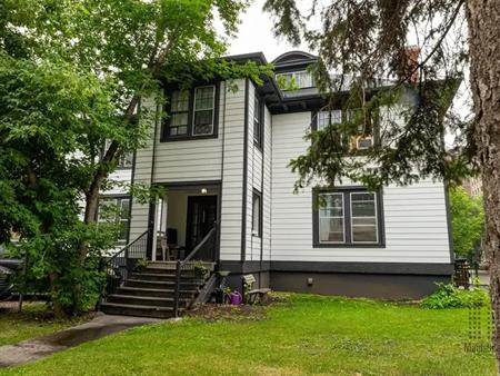Tyrone Heritage Residences | 10529 99 Avenue NW, Edmonton