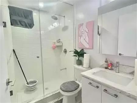 Spacious 1+Den, 2-bath at 2221 Yonge! Huge balcony, luxe kitchen, top-tier amenities—steps to Eglinton Station & more! | 2221
