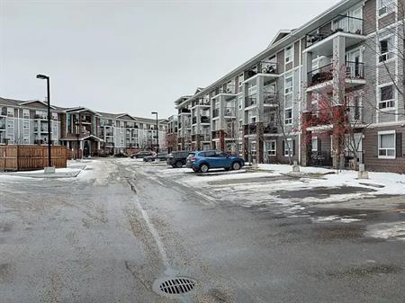 Apartment for rent - 2 beds/ 2 baths on top floor | 9363 Simpson Dr NW, Edmonton