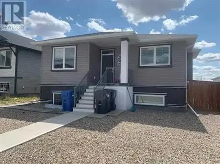 2, 1042 Alice Birch Point N | 2, 1042 Alice Birch Point N, Lethbridge