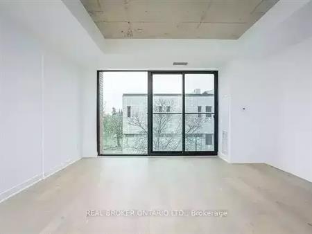 Live large at Junction House! Chic 1-bed, near 700 sq. ft., sky-high style, top amenities, and steps to all the Junction | 27