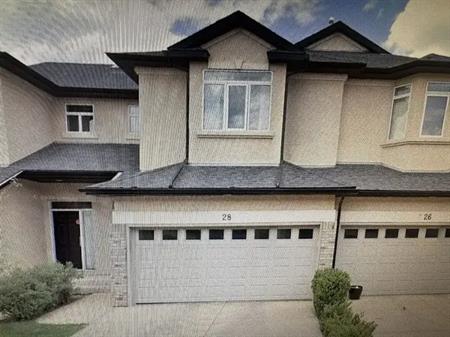 Available June1, 3 bedromms, 2 1/2 baths, double garage townhouse,prime location | 28 Wentworth Cove S.W., Calgary