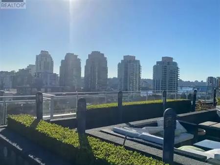 905 221 UNION STREET | 905 221 UNION STREET, Vancouver