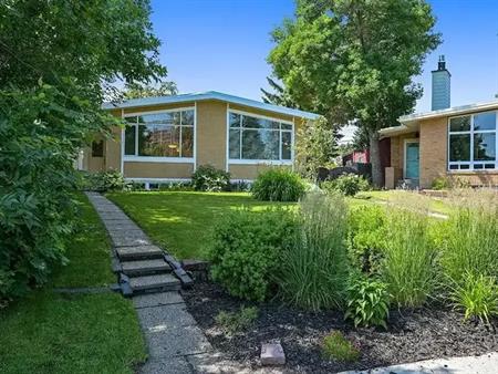 Spacious 4-Bedroom Duplex – Prime Location Near McLeod & Heritage LRT | A - 33 Kentish Drive Southwest, Calgary