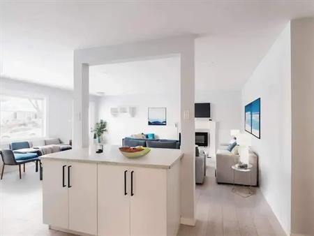 Gorgeous Renovated Main Floor Suite – Montrose – $2000 All Utilities Included | Edmonton