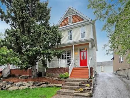 Gorgeous FULL HOUSE in Prime Garrison Woods with Double Garage | 110 Ypres Green SW, Calgary