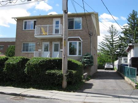 Grand 4 1/2 bien situé à Longueuil excellent voisinage
