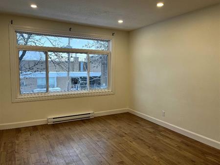 Appartement 3 1/2 au dernier étage