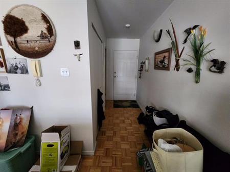 4 1/2 Logement de coin