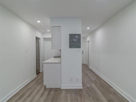Studio Apartments Available - A louer • For Rent