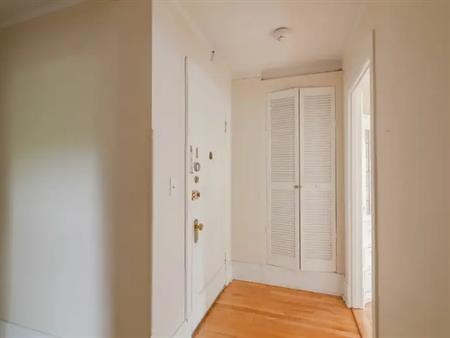 1 Rosemount Avenue | 1 Rosemount Avenue, Westmount