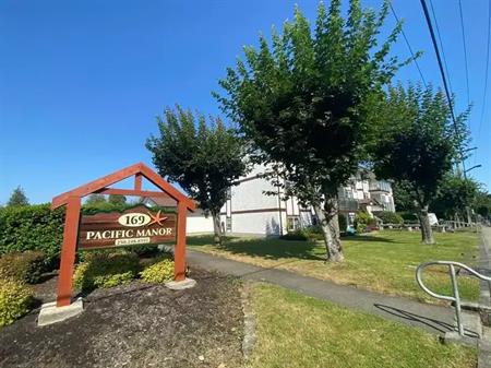Pacific Manor | 169 South Moilliet Street, Parksville
