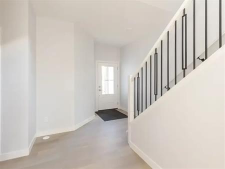 3Bed/2.5 Bath Detached Single Family Home with Double attached garage. | Edmonton