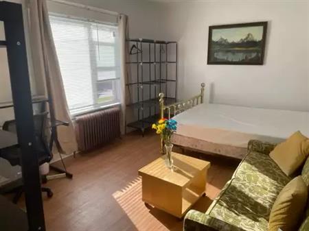 Clean, safe & bright little apartment! 1 BR or 2 BR -- you choose! | 275 Burrows Avenue, Winnipeg