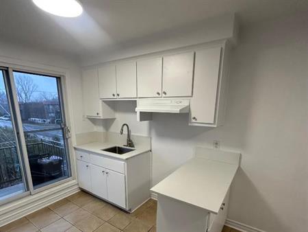 4 1/2 Nouveau-Rosemont 1600$