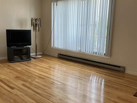 5½ Appartement A Louer 2e Etage