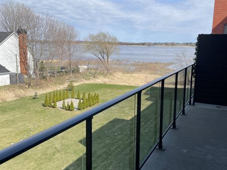 Condo 4 1/2 à Louer