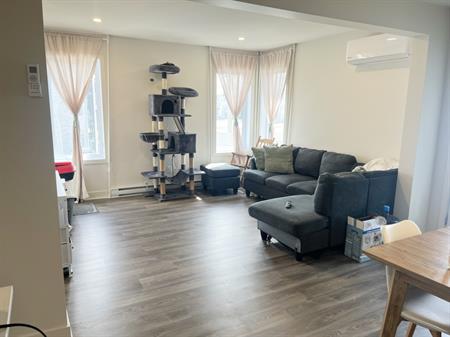 Condo 5 1/2 A Louer