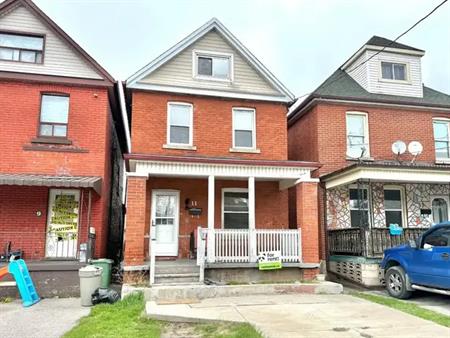Uper- 11 Cluny Avenue | 11 Cluny Avenue, Hamilton