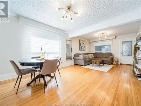 1832 GLADSTONE AVENUE | 1832 GLADSTONE AVENUE, Windsor