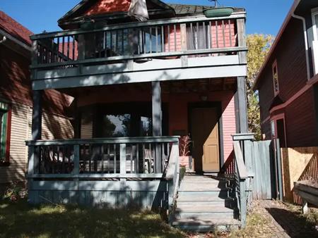 KENSINGTON LIVING | 1204 Memorial Drive Northwest, Calgary