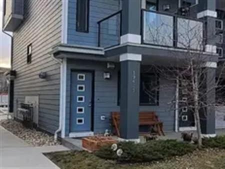 Strategically located cozy 3 bed room townhouse | Calgary