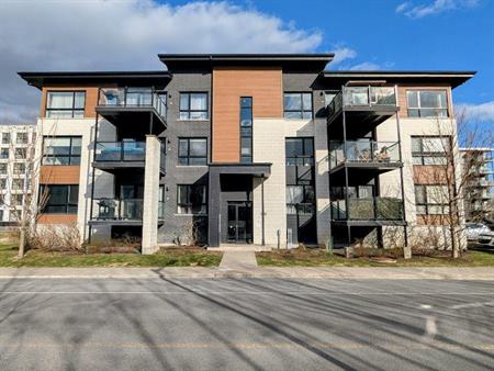 Condo 3 1/2 à louer avec stationnement intérieur chauffé