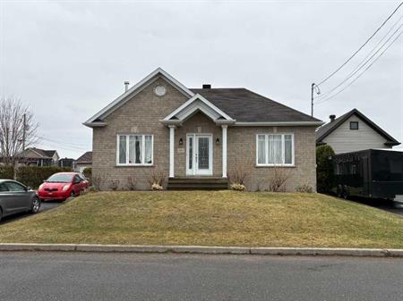 Laurier-Station, belle maison à louer, dispo 1er juillet 2025