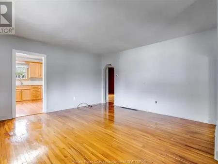 44 McCallum AVENUE | 44 McCallum AVENUE, Kingsville