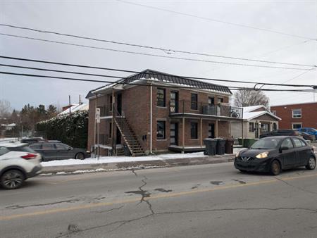 3½ RÉNOVÉ – Mont-Bellevue (Sherbrooke)