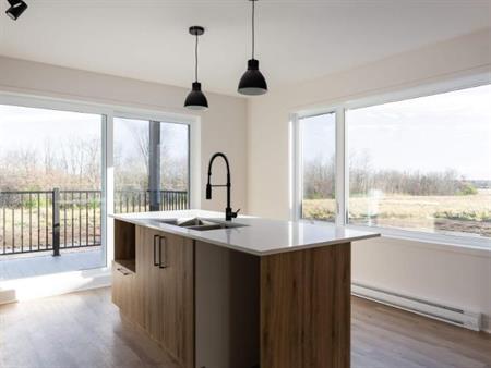 WOW! NOUVEL APPARTEMENT 4½ DISPONIBLE MAINTENANT