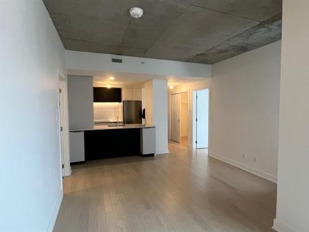 CONDO LUXE 3½, 6 Électros-Parking-Locker