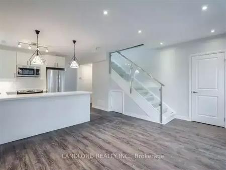 Multi-Level Upper Unit In The Heart Of Roncy | 82 Parkway Avenue, Toronto