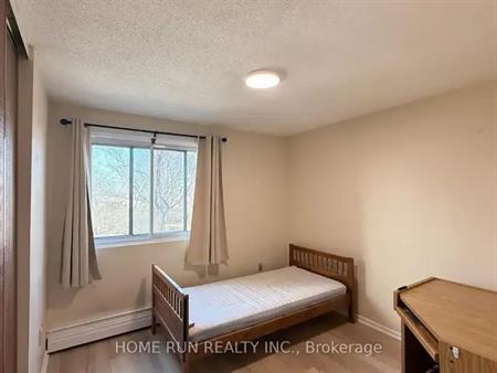 218 - 20 CHESTERTON DRIVE | 218 - 20 CHESTERTON DRIVE, Ottawa