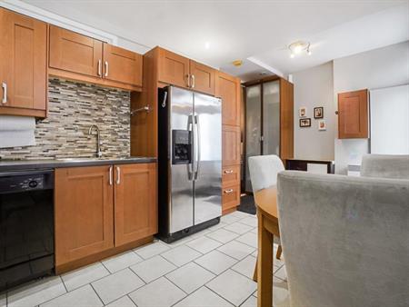 Appartement grand 3 1/2 à Montréal.
