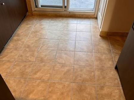 STLEONARD 51/2 + 31/2 SOUSSOL, COUR, STATIONNEMENT ,4 CHAMBRES, 2 TOILETTE. $2260